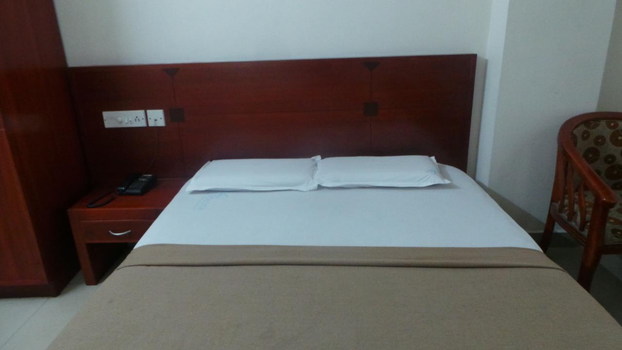 Kooloth Lake View Residency Hotel Coimbatore Exterior photo